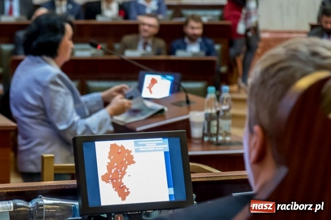 Zdjęcie w galerii na portalu naszraciborz.pl: Wsp&oacute;lnym głosem za czystym powietrzem - o smogu na sesji sejmiku wiadomości z regionu