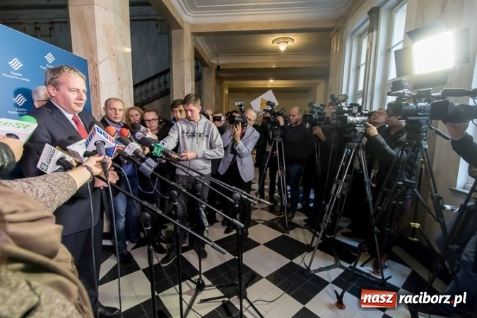 Zdjęcie w galerii na portalu naszraciborz.pl: Wsp&oacute;lnym głosem za czystym powietrzem - o smogu na sesji sejmiku wiadomości z regionu