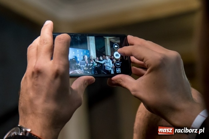 Zdjęcie w galerii na portalu naszraciborz.pl: Wsp&oacute;lnym głosem za czystym powietrzem - o smogu na sesji sejmiku wiadomości z regionu