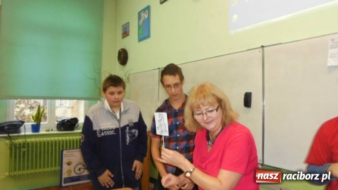 Zdjęcie w galerii na portalu naszraciborz.pl: Gimnazjum nr 5 wygrało w ogólnopolskim konkursie Igrzyska Mistrzów Kodowania wiadomości z regionu