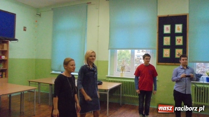 Zdjęcie w galerii na portalu naszraciborz.pl: Gimnazjum nr 5 wygrało w ogólnopolskim konkursie Igrzyska Mistrzów Kodowania wiadomości z regionu