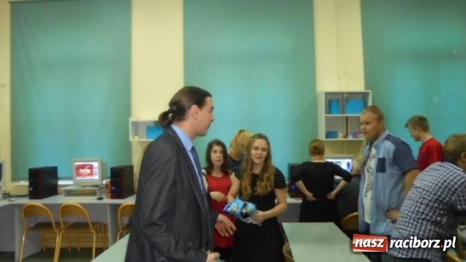 Zdjęcie w galerii na portalu naszraciborz.pl: Gimnazjum nr 5 wygrało w ogólnopolskim konkursie Igrzyska Mistrzów Kodowania wiadomości z regionu