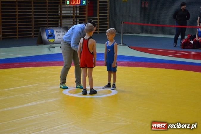 Zdjęcie w galerii na portalu naszraciborz.pl: 36 medali zapaśników MKZ Unia Racibórz na zawodach w Bieruniu wiadomości z regionu