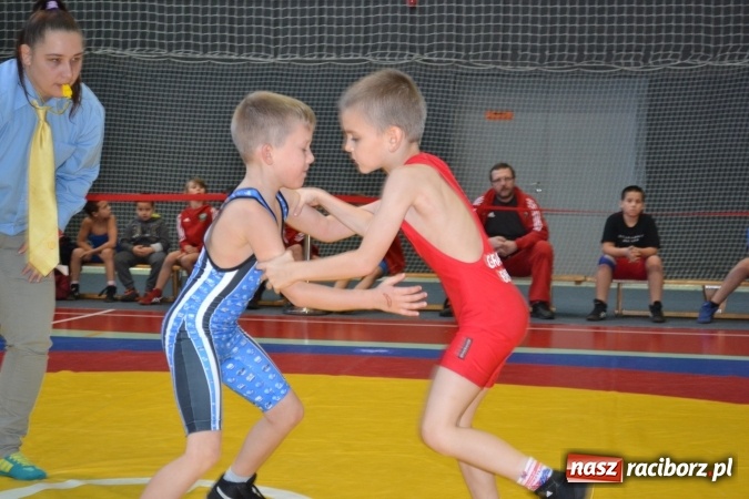 Zdjęcie w galerii na portalu naszraciborz.pl: 36 medali zapaśników MKZ Unia Racibórz na zawodach w Bieruniu wiadomości z regionu