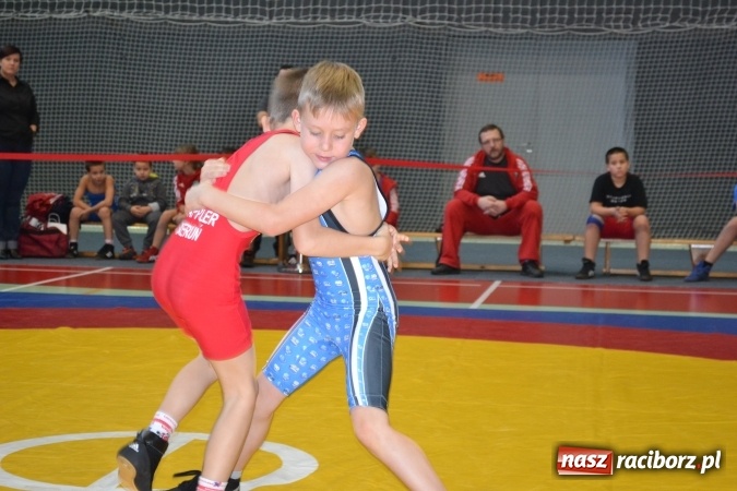 Zdjęcie w galerii na portalu naszraciborz.pl: 36 medali zapaśników MKZ Unia Racibórz na zawodach w Bieruniu wiadomości z regionu