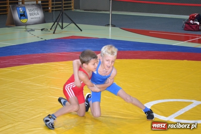 Zdjęcie w galerii na portalu naszraciborz.pl: 36 medali zapaśników MKZ Unia Racibórz na zawodach w Bieruniu wiadomości z regionu