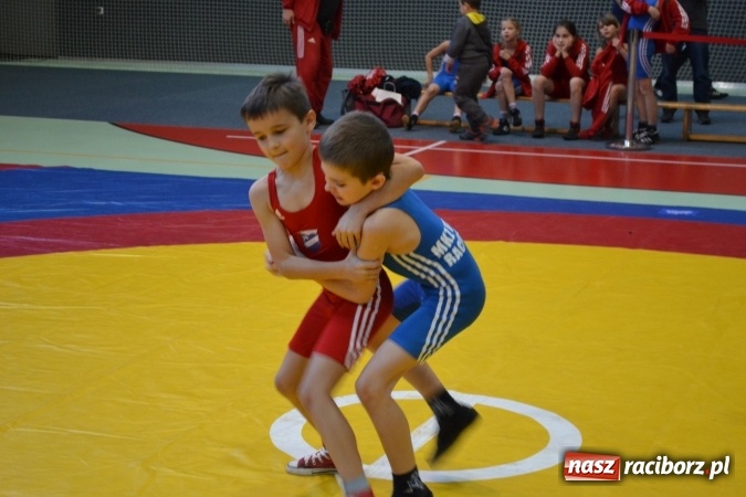 Zdjęcie w galerii na portalu naszraciborz.pl: 36 medali zapaśników MKZ Unia Racibórz na zawodach w Bieruniu wiadomości z regionu