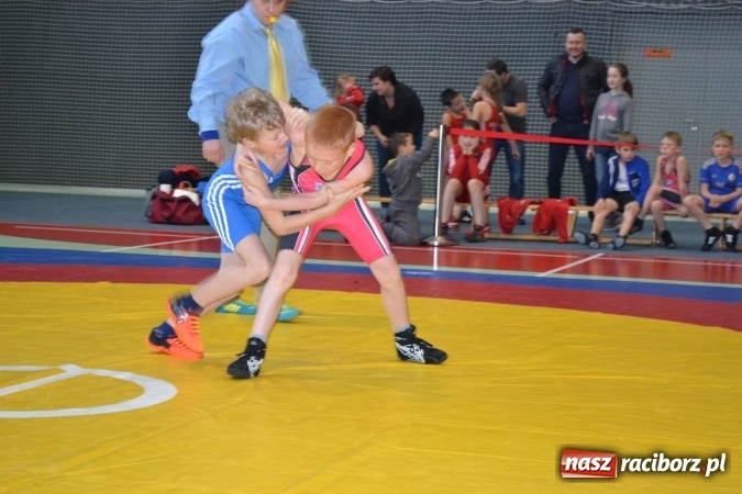 Zdjęcie w galerii na portalu naszraciborz.pl: 36 medali zapaśników MKZ Unia Racibórz na zawodach w Bieruniu wiadomości z regionu