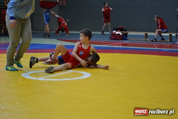 Zdjęcie w galerii na portalu naszraciborz.pl: 36 medali zapaśników MKZ Unia Racibórz na zawodach w Bieruniu wiadomości z regionu
