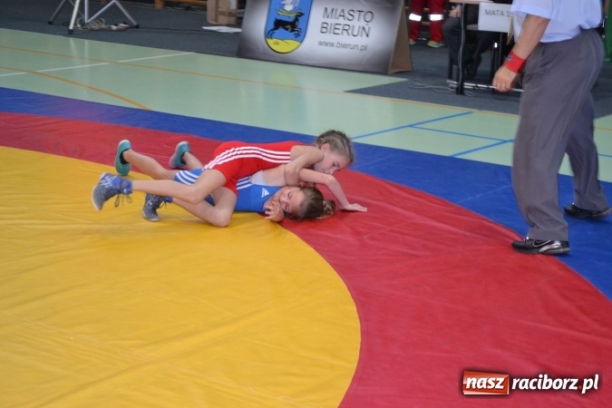 Zdjęcie w galerii na portalu naszraciborz.pl: 36 medali zapaśników MKZ Unia Racibórz na zawodach w Bieruniu wiadomości z regionu