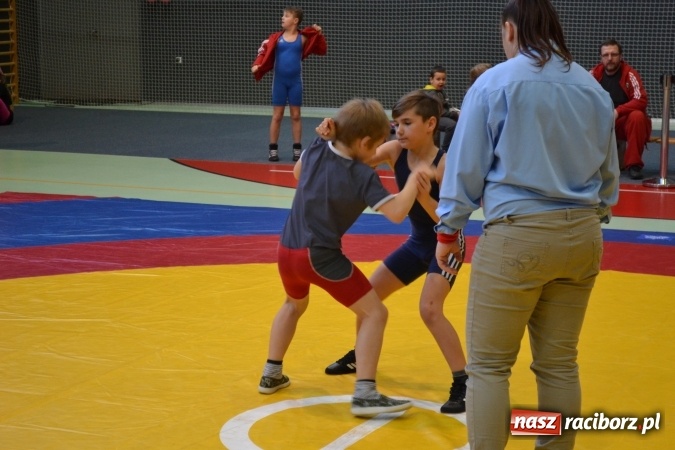 Zdjęcie w galerii na portalu naszraciborz.pl: 36 medali zapaśników MKZ Unia Racibórz na zawodach w Bieruniu wiadomości z regionu