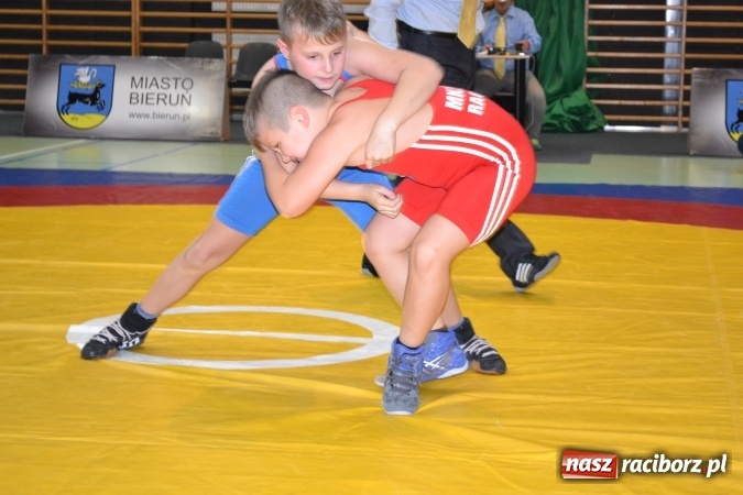 Zdjęcie w galerii na portalu naszraciborz.pl: 36 medali zapaśników MKZ Unia Racibórz na zawodach w Bieruniu wiadomości z regionu