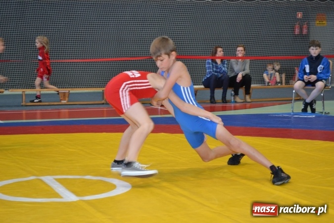 Zdjęcie w galerii na portalu naszraciborz.pl: 36 medali zapaśników MKZ Unia Racibórz na zawodach w Bieruniu wiadomości z regionu