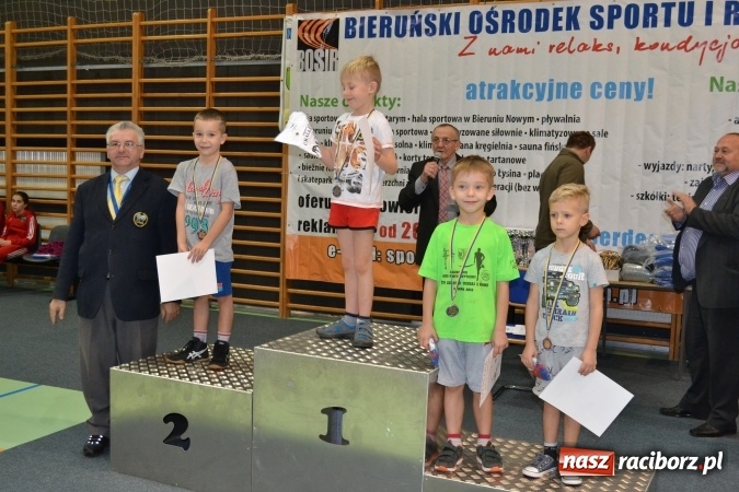 Zdjęcie w galerii na portalu naszraciborz.pl: 36 medali zapaśników MKZ Unia Racibórz na zawodach w Bieruniu wiadomości z regionu