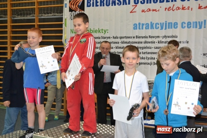 Zdjęcie w galerii na portalu naszraciborz.pl: 36 medali zapaśników MKZ Unia Racibórz na zawodach w Bieruniu wiadomości z regionu