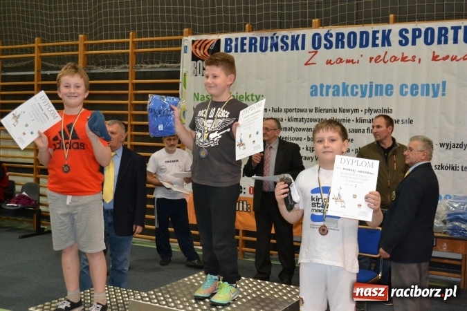 Zdjęcie w galerii na portalu naszraciborz.pl: 36 medali zapaśników MKZ Unia Racibórz na zawodach w Bieruniu wiadomości z regionu