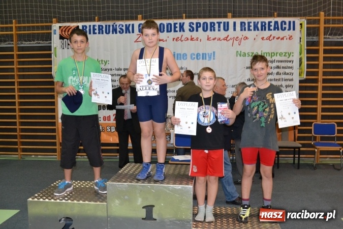 Zdjęcie w galerii na portalu naszraciborz.pl: 36 medali zapaśników MKZ Unia Racibórz na zawodach w Bieruniu wiadomości z regionu