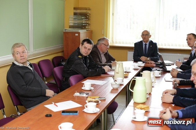 Zdjęcie w galerii na portalu naszraciborz.pl: O zamachach w Paryżu na wczorajszej komisji bezpieczeństwa – czekają nas szkolenia  wiadomości z regionu