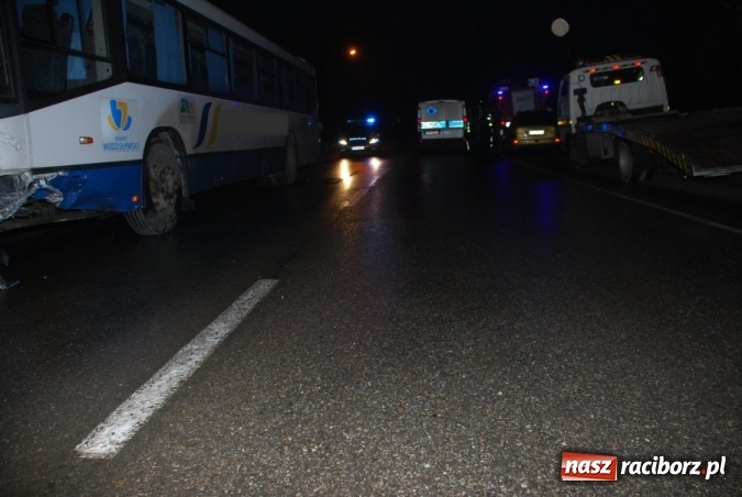 Zdjęcie w galerii na portalu naszraciborz.pl: Wypadek śmiertelny z udziałem autobusu raciborskiego PKS-u wiadomości z regionu