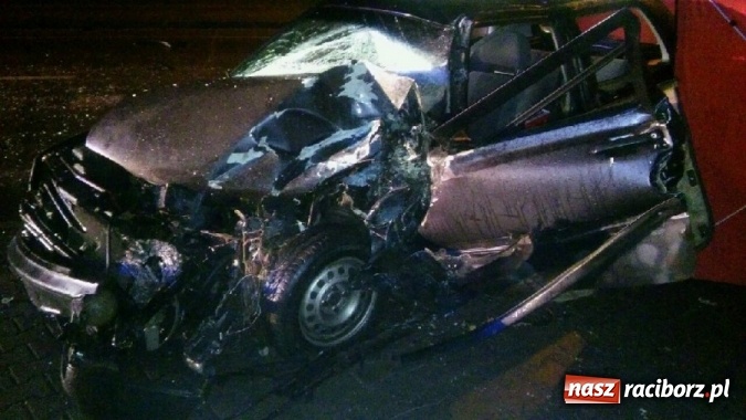 Zdjęcie w galerii na portalu naszraciborz.pl: Wypadek śmiertelny z udziałem autobusu raciborskiego PKS-u wiadomości z regionu