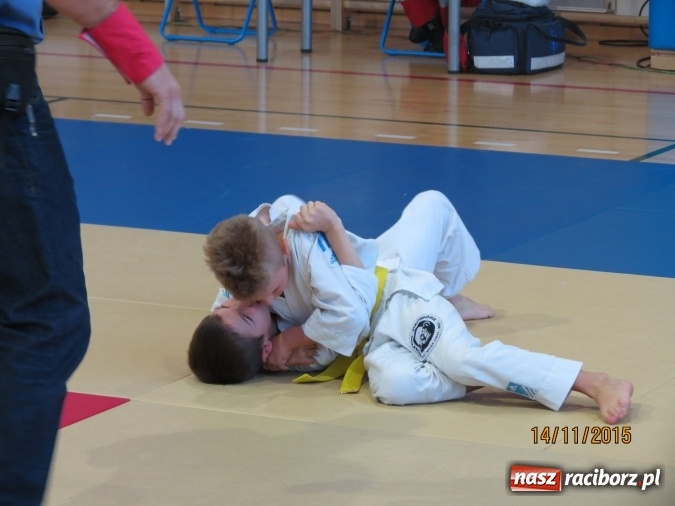 Zdjęcie w galerii na portalu naszraciborz.pl: Medale dla najmłodszych Łamatorów wiadomości z regionu