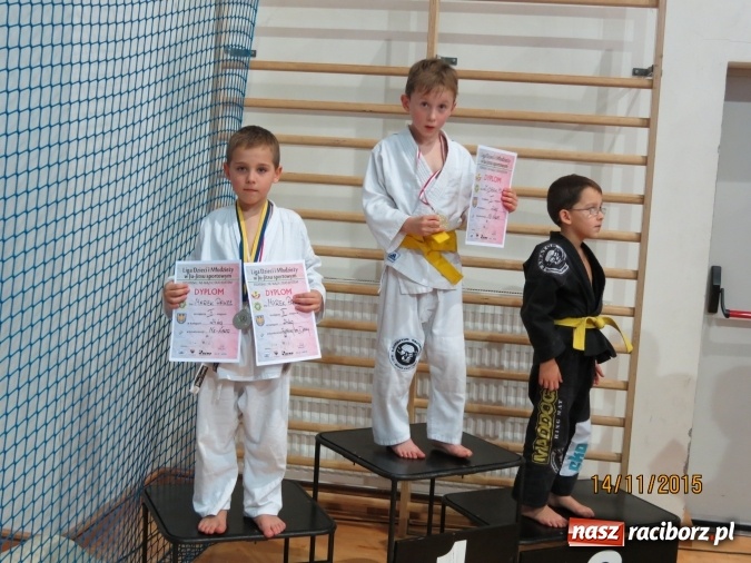 Zdjęcie w galerii na portalu naszraciborz.pl: Medale dla najmłodszych Łamatorów wiadomości z regionu