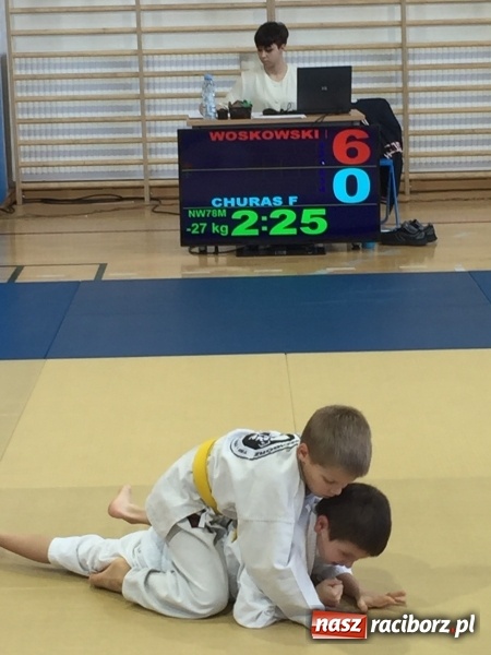 Zdjęcie w galerii na portalu naszraciborz.pl: Medale dla najmłodszych Łamatorów wiadomości z regionu