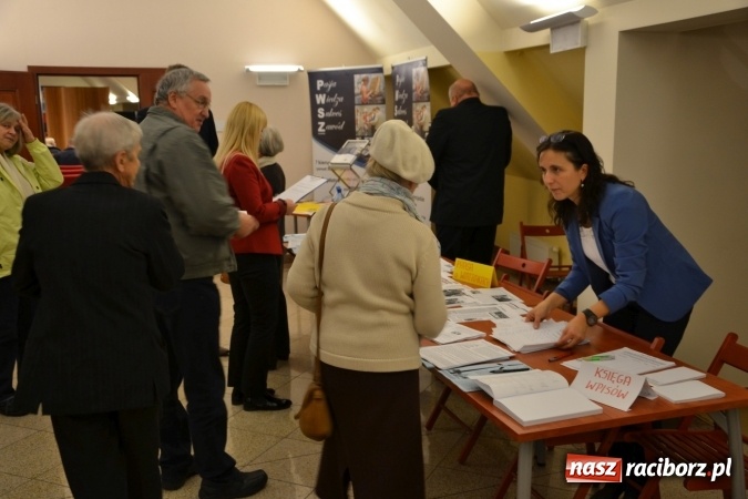 Zdjęcie w galerii na portalu naszraciborz.pl: Tak czy Nie dla elektrowni wiatrowych – konferencja na zamku  wiadomości z regionu