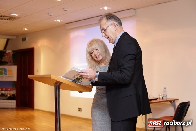 Zdjęcie w galerii na portalu naszraciborz.pl: Prelekcja Anny Marii Wesołowskiej na Zamku Piastowskim wiadomości z regionu