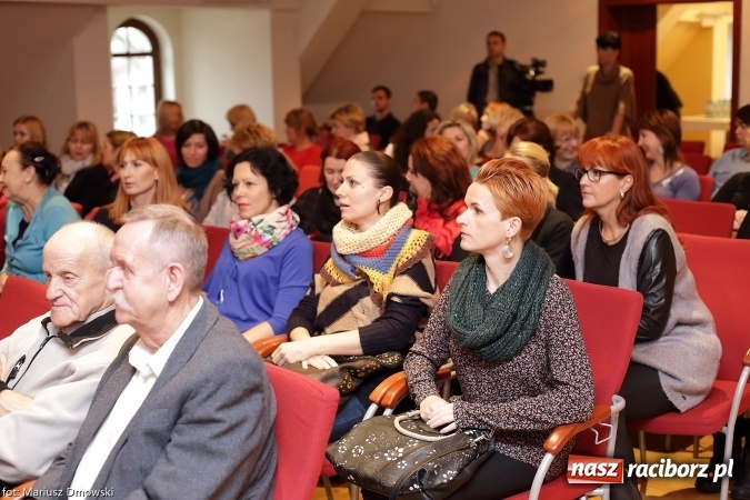 Zdjęcie w galerii na portalu naszraciborz.pl: Prelekcja Anny Marii Wesołowskiej na Zamku Piastowskim wiadomości z regionu