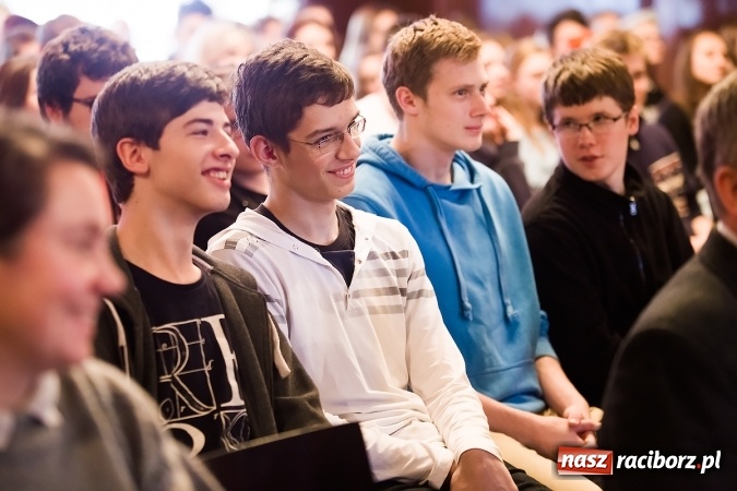 Zdjęcie w galerii na portalu naszraciborz.pl: Sędzia Anna Maria Wesołowska odwiedziła uczniów I LO wiadomości z regionu