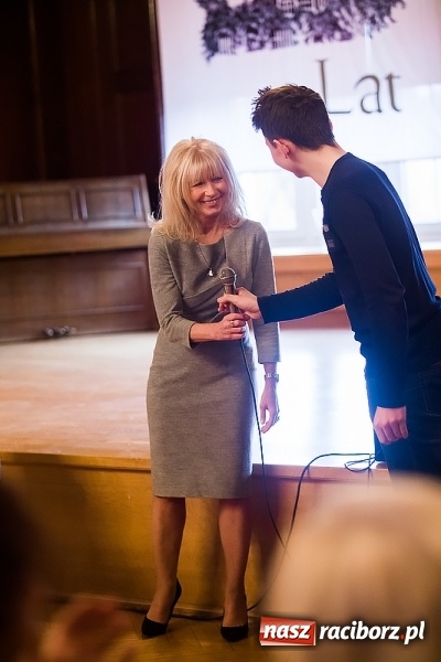 Zdjęcie w galerii na portalu naszraciborz.pl: Sędzia Anna Maria Wesołowska odwiedziła uczniów I LO wiadomości z regionu