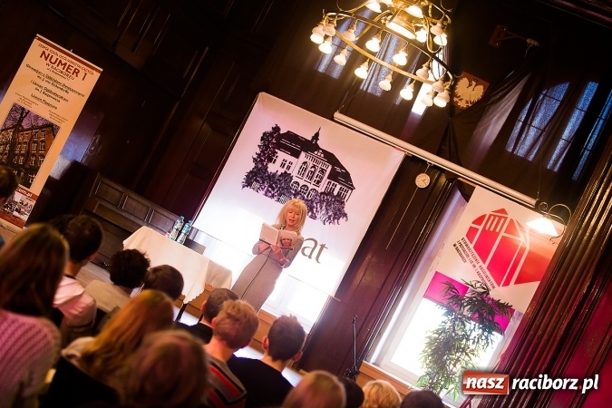 Zdjęcie w galerii na portalu naszraciborz.pl: Sędzia Anna Maria Wesołowska odwiedziła uczniów I LO wiadomości z regionu