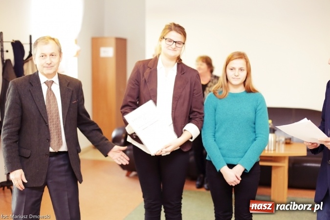 Zdjęcie w galerii na portalu naszraciborz.pl: Gmina Rudnik nagrodziła za osiągnięcia sportowe, promocję szkoły i gminy wiadomości z regionu