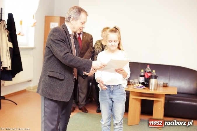 Zdjęcie w galerii na portalu naszraciborz.pl: Gmina Rudnik nagrodziła za osiągnięcia sportowe, promocję szkoły i gminy wiadomości z regionu