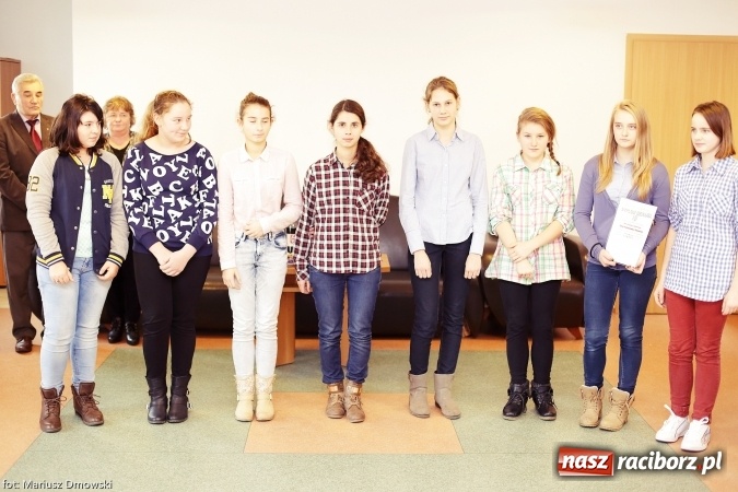 Zdjęcie w galerii na portalu naszraciborz.pl: Gmina Rudnik nagrodziła za osiągnięcia sportowe, promocję szkoły i gminy wiadomości z regionu