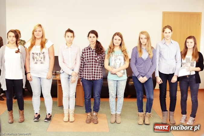 Zdjęcie w galerii na portalu naszraciborz.pl: Gmina Rudnik nagrodziła za osiągnięcia sportowe, promocję szkoły i gminy wiadomości z regionu