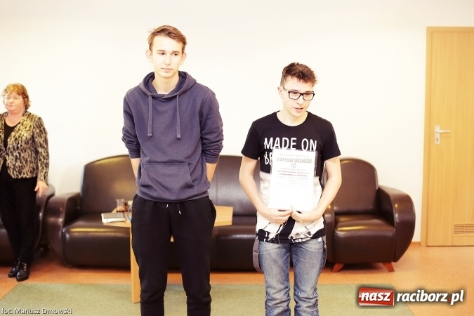 Zdjęcie w galerii na portalu naszraciborz.pl: Gmina Rudnik nagrodziła za osiągnięcia sportowe, promocję szkoły i gminy wiadomości z regionu