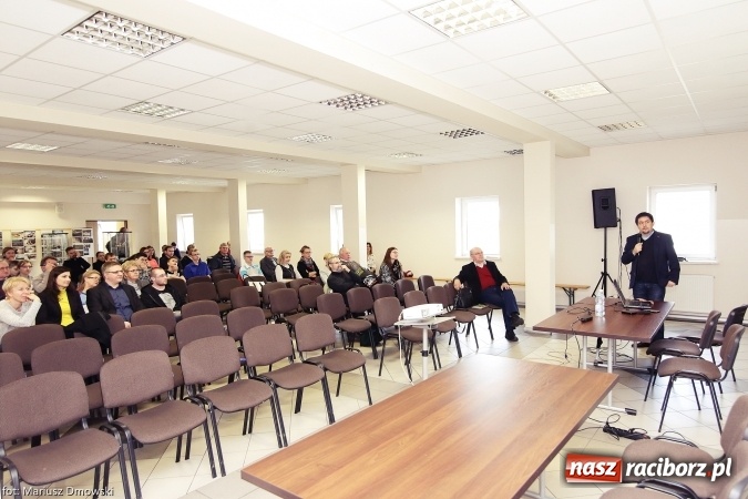 Zdjęcie w galerii na portalu naszraciborz.pl: Od rondla do muzeum, czyli pietrowickie spotkania z archeologią wiadomości z regionu