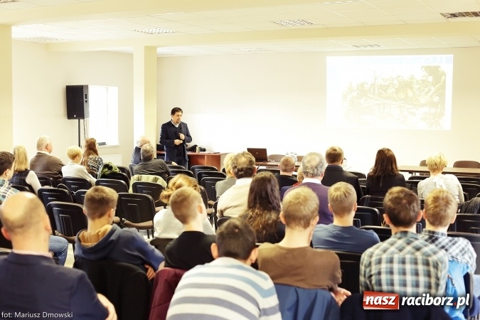 Zdjęcie w galerii na portalu naszraciborz.pl: Od rondla do muzeum, czyli pietrowickie spotkania z archeologią wiadomości z regionu