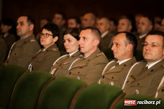 Zdjęcie w galerii na portalu naszraciborz.pl: Odznaczenia i wyróżnienia w Straży Granicznej wiadomości z regionu