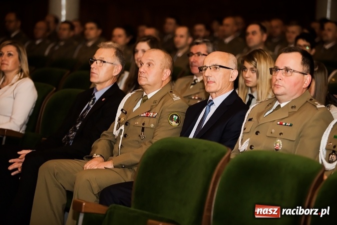 Zdjęcie w galerii na portalu naszraciborz.pl: Odznaczenia i wyróżnienia w Straży Granicznej wiadomości z regionu