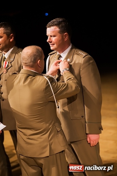 Zdjęcie w galerii na portalu naszraciborz.pl: Odznaczenia i wyróżnienia w Straży Granicznej wiadomości z regionu