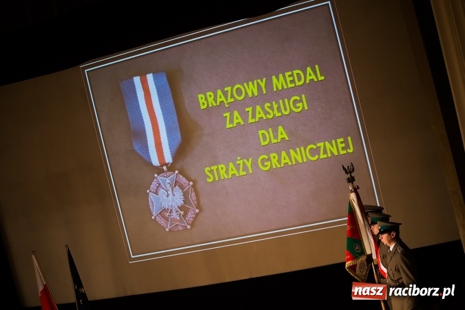 Zdjęcie w galerii na portalu naszraciborz.pl: Odznaczenia i wyróżnienia w Straży Granicznej wiadomości z regionu