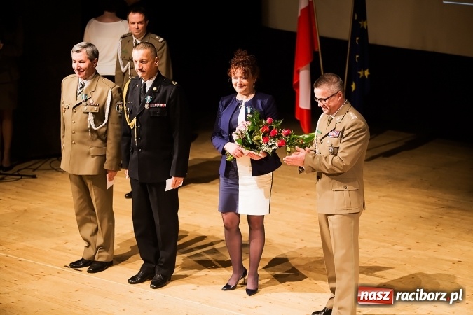 Zdjęcie w galerii na portalu naszraciborz.pl: Odznaczenia i wyróżnienia w Straży Granicznej wiadomości z regionu