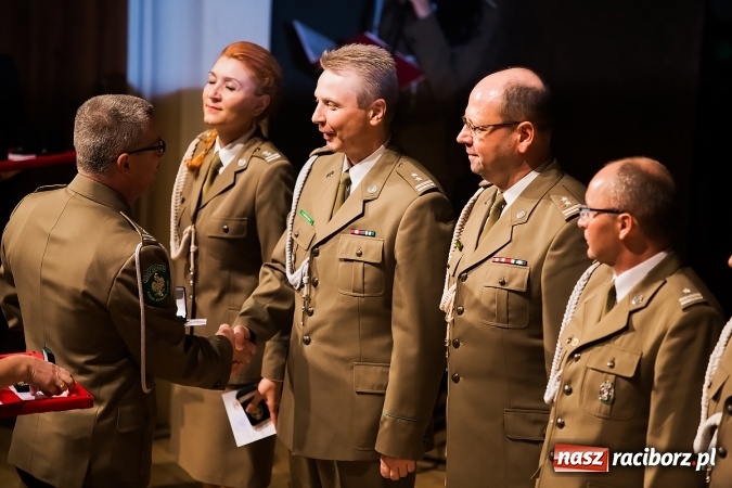 Zdjęcie w galerii na portalu naszraciborz.pl: Odznaczenia i wyróżnienia w Straży Granicznej wiadomości z regionu