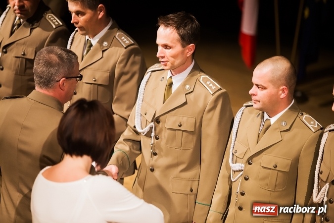 Zdjęcie w galerii na portalu naszraciborz.pl: Odznaczenia i wyróżnienia w Straży Granicznej wiadomości z regionu