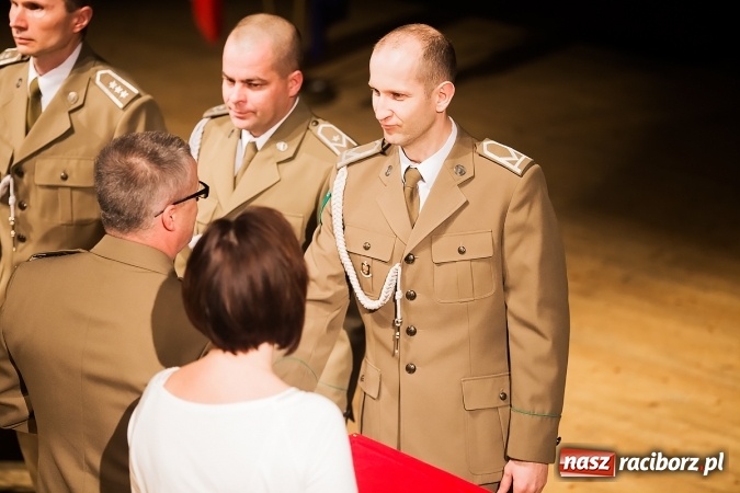Zdjęcie w galerii na portalu naszraciborz.pl: Odznaczenia i wyróżnienia w Straży Granicznej wiadomości z regionu