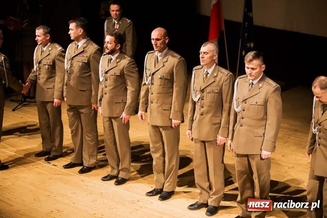 Zdjęcie w galerii na portalu naszraciborz.pl: Odznaczenia i wyróżnienia w Straży Granicznej wiadomości z regionu