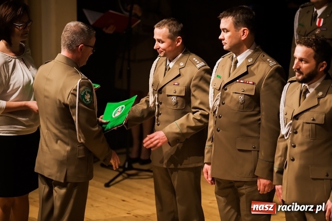 Zdjęcie w galerii na portalu naszraciborz.pl: Odznaczenia i wyróżnienia w Straży Granicznej wiadomości z regionu